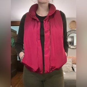 GAP magenta puffer zip vest